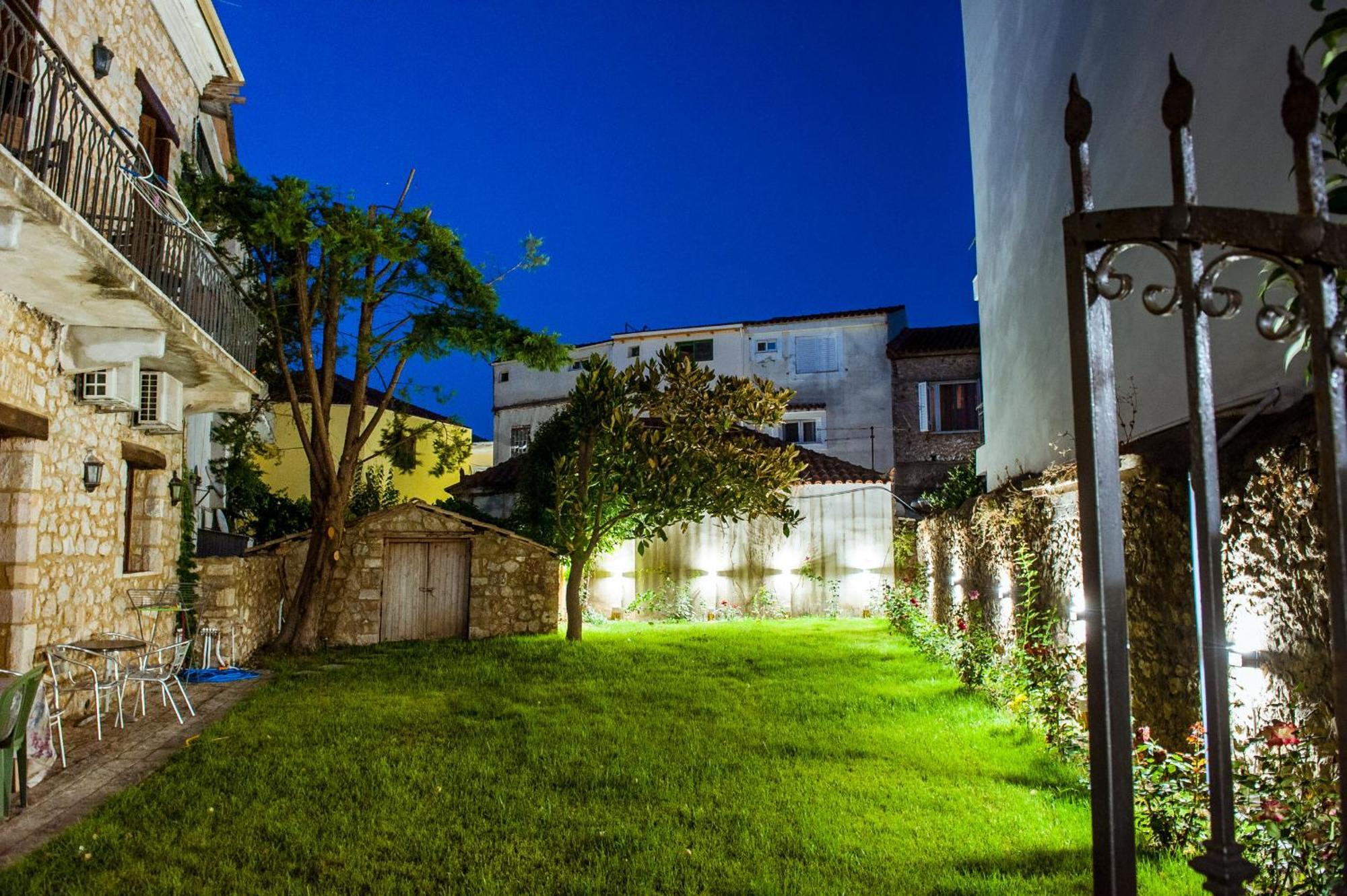 Seafront Stone Suites Vonitsa Esterno foto