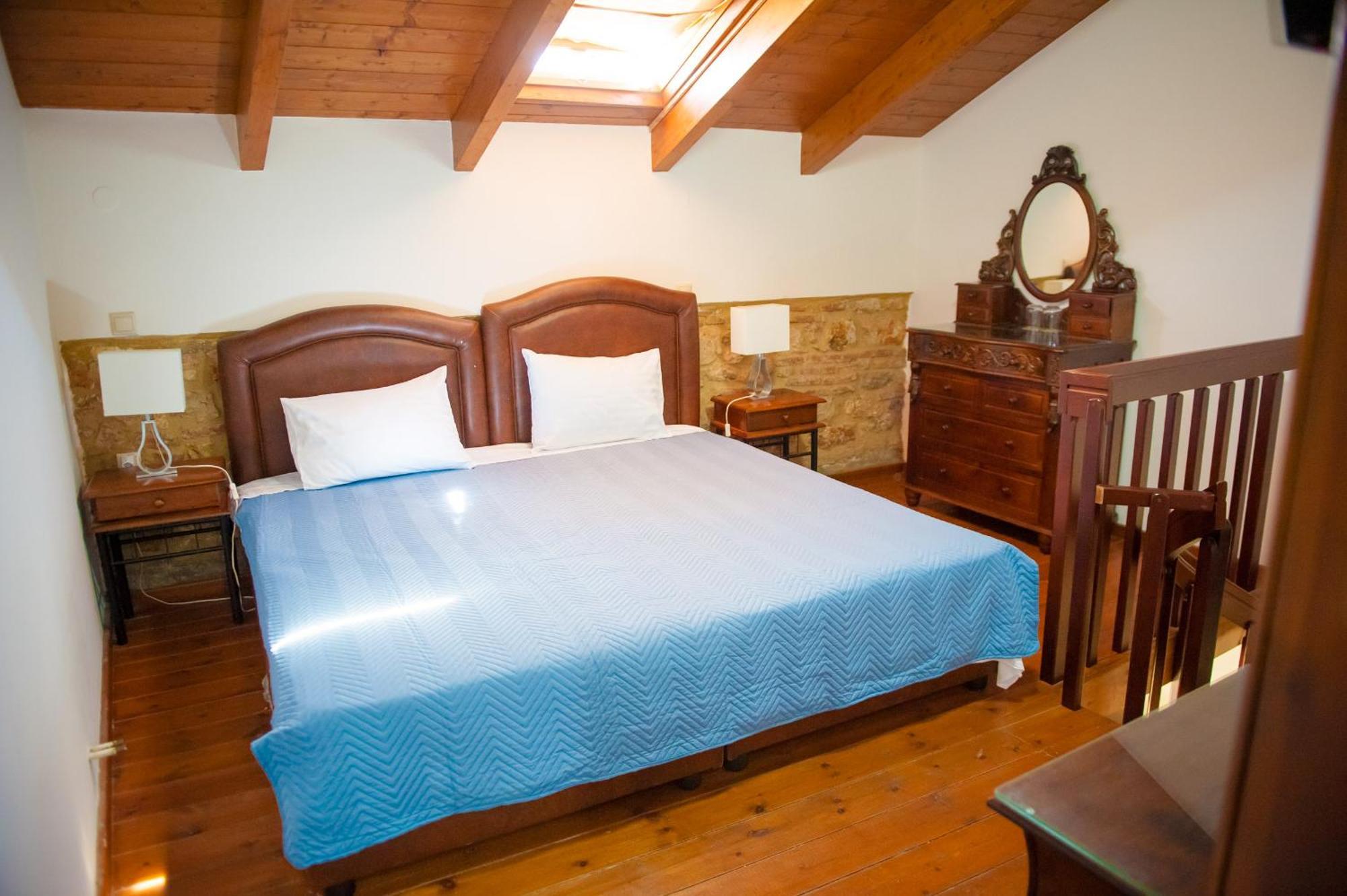 Seafront Stone Suites Vonitsa Esterno foto
